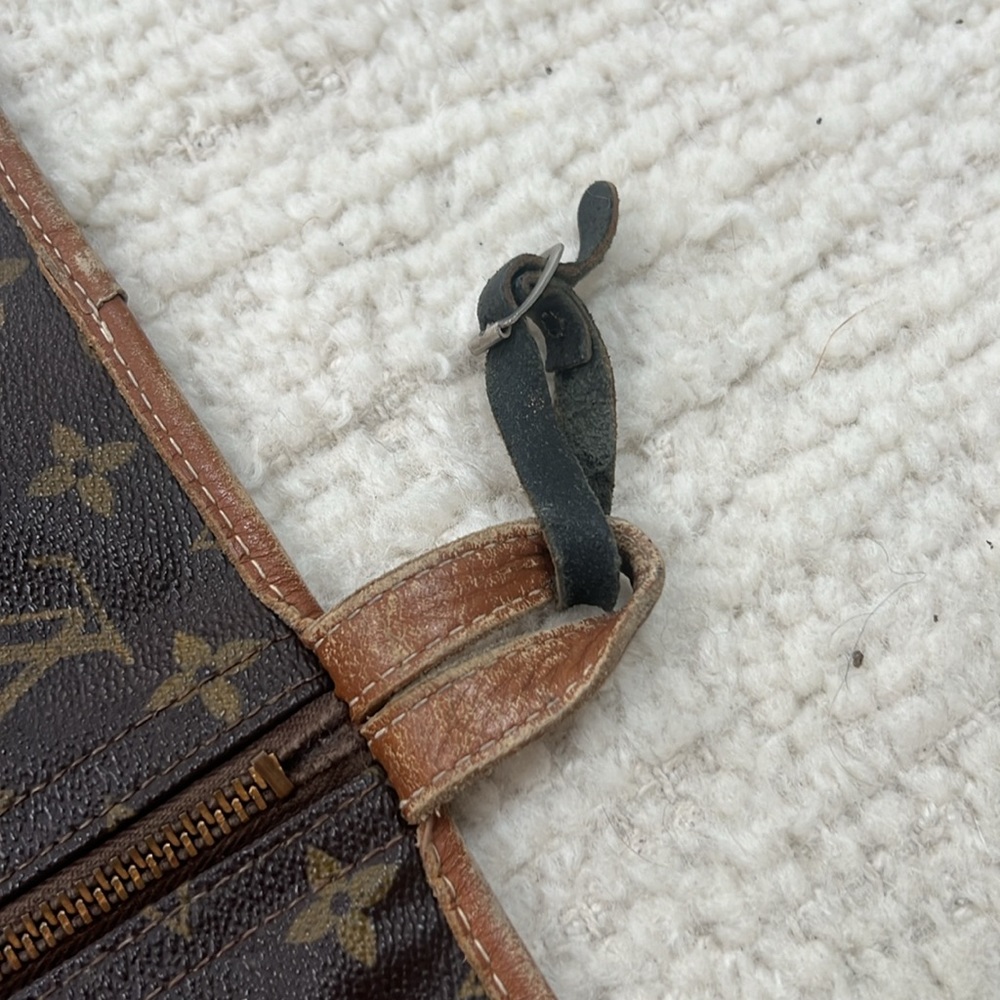 Louis Vuitton Garment Bag - Picture 11 of 13